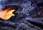 Skylights and lava falls in Valle del Bove: <font color='#A00000'>videoclips</font> and <a href='/stromboli/etna/etna04/etna0410photo-en.html'>photos</a>