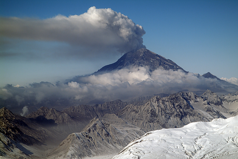Luftbilder des Redoubt Volcano whrend einer Eruption