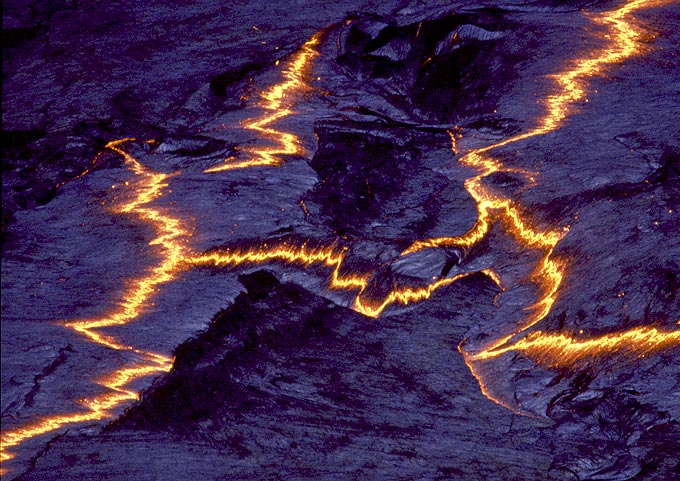 Forme nel Lago di Lava