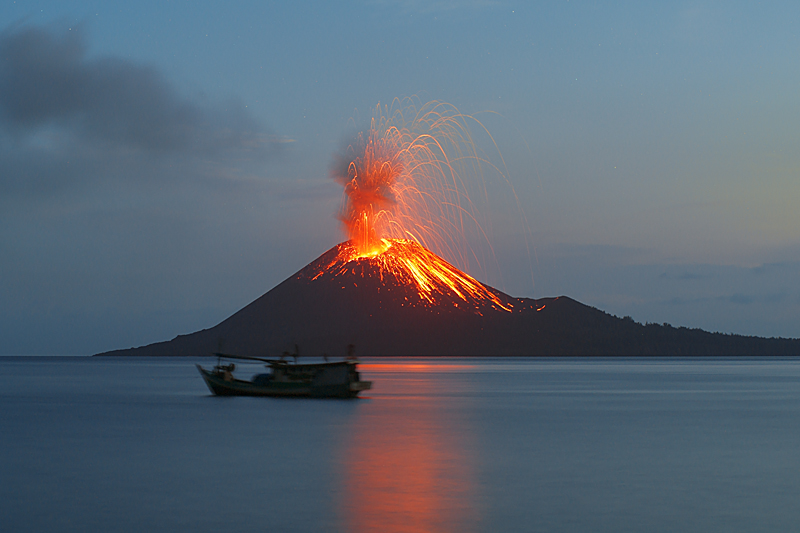 krakatau volcano