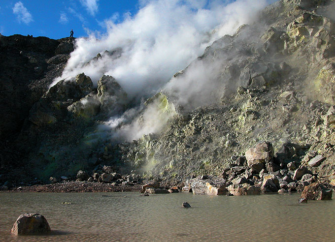 Vulcano: Fumarole, Lago Craterico e Fiori